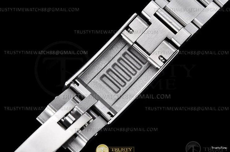 0724 ROLSUB0424A – Submariner 116610LN 904L SS SS Blk KING VS Affordable 1049